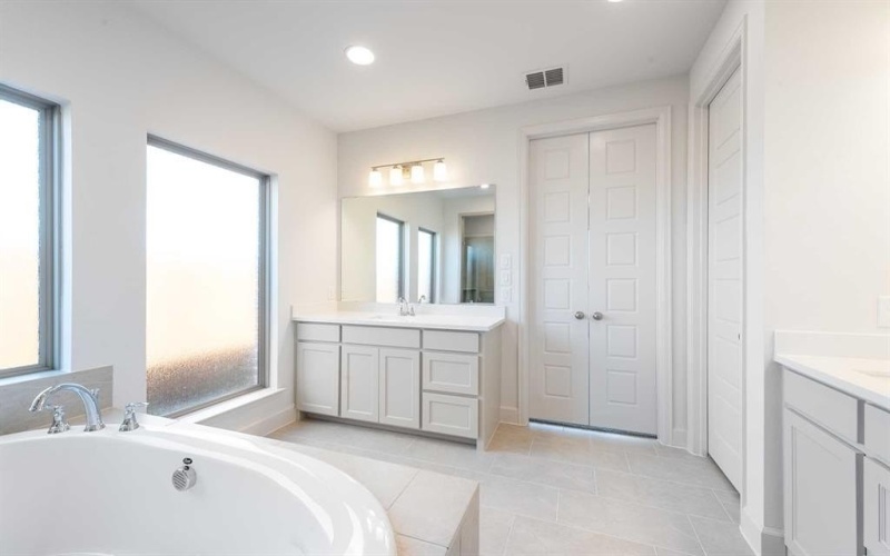 2409 Auburn Street, Fate, TX 75087, 3 Bedrooms Bedrooms, ,2 BathroomsBathrooms,Residential,For Sale,2409 Auburn Street,0,20896021
