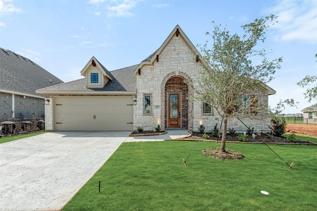 377 Paddle Boat Drive, Granbury, TX 76049, 3 Bedrooms Bedrooms, ,2 BathroomsBathrooms,Residential,For Sale,377 Paddle Boat Drive,20894050