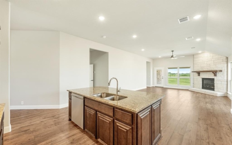 377 Paddle Boat Drive, Granbury, TX 76049, 3 Bedrooms Bedrooms, ,2 BathroomsBathrooms,Residential,For Sale,377 Paddle Boat Drive,20894050