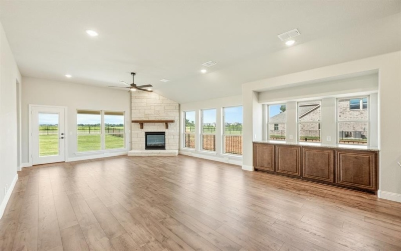 377 Paddle Boat Drive, Granbury, TX 76049, 3 Bedrooms Bedrooms, ,2 BathroomsBathrooms,Residential,For Sale,377 Paddle Boat Drive,20894050