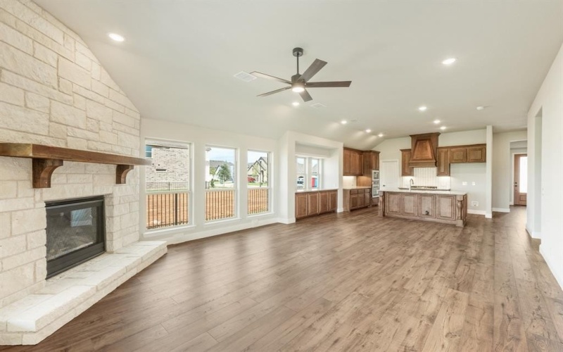 377 Paddle Boat Drive, Granbury, TX 76049, 3 Bedrooms Bedrooms, ,2 BathroomsBathrooms,Residential,For Sale,377 Paddle Boat Drive,20894050