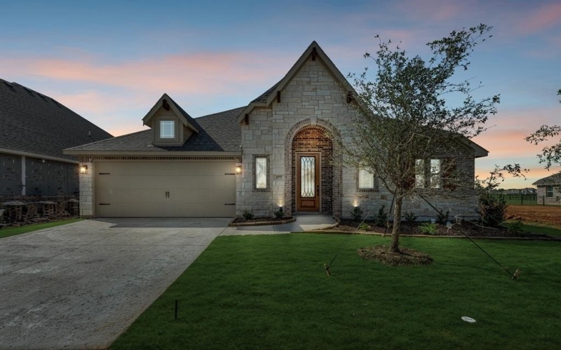 377 Paddle Boat Drive, Granbury, TX 76049, 3 Bedrooms Bedrooms, ,2 BathroomsBathrooms,Residential,For Sale,377 Paddle Boat Drive,20894050