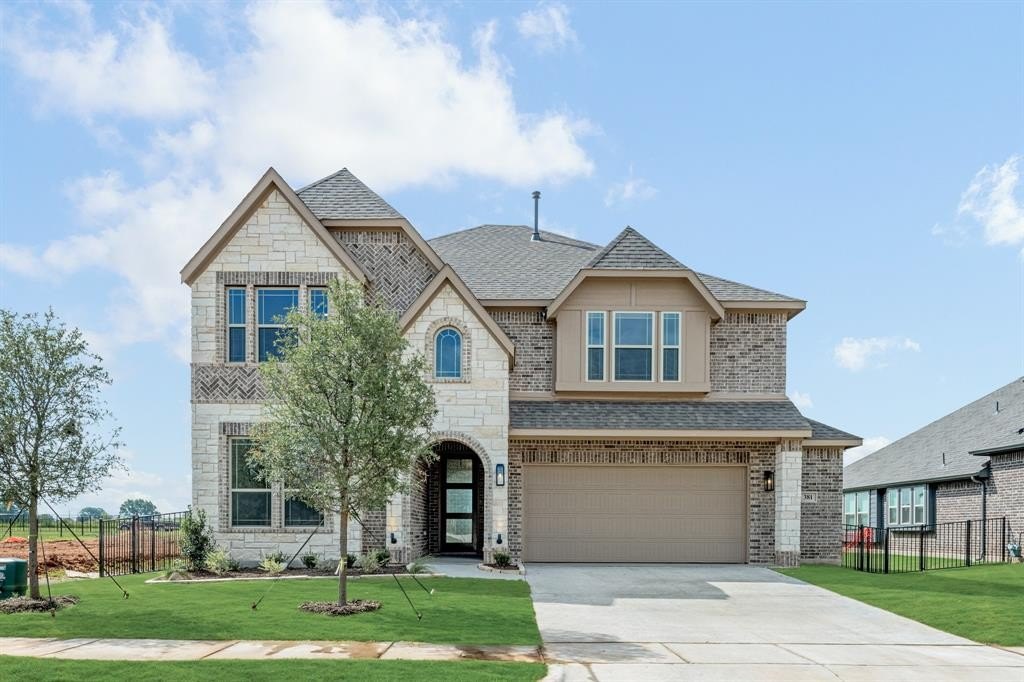 381 Paddle Boat Drive, Granbury, TX 76049, 5 Bedrooms Bedrooms, ,5 BathroomsBathrooms,Residential,For Sale,381 Paddle Boat Drive,20894155