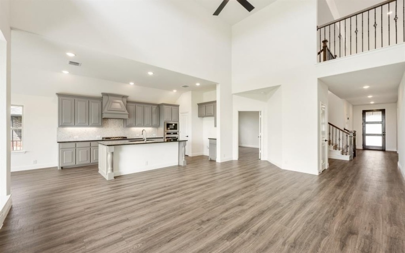 381 Paddle Boat Drive, Granbury, TX 76049, 5 Bedrooms Bedrooms, ,5 BathroomsBathrooms,Residential,For Sale,381 Paddle Boat Drive,20894155
