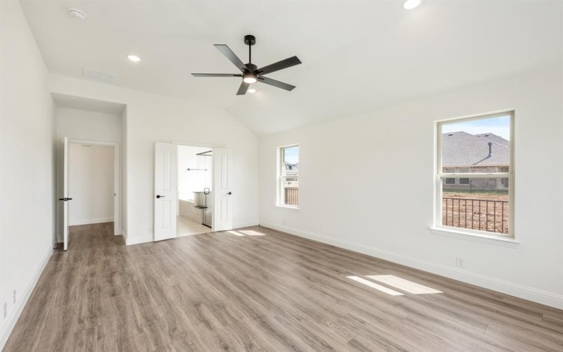 381 Paddle Boat Drive, Granbury, TX 76049, 5 Bedrooms Bedrooms, ,5 BathroomsBathrooms,Residential,For Sale,381 Paddle Boat Drive,20894155