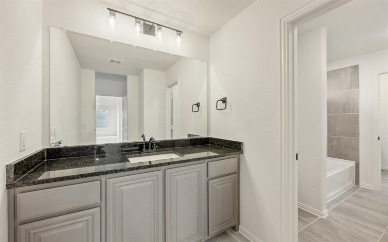 381 Paddle Boat Drive, Granbury, TX 76049, 5 Bedrooms Bedrooms, ,5 BathroomsBathrooms,Residential,For Sale,381 Paddle Boat Drive,20894155