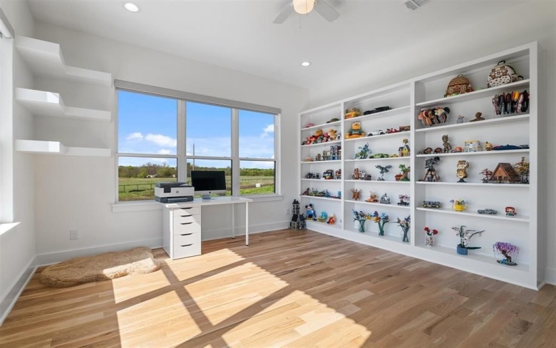 7298 Tom Trails, Krum, TX 76249, 5 Bedrooms Bedrooms, ,5 BathroomsBathrooms,Residential,For Sale,7298 Tom Trails,20894340