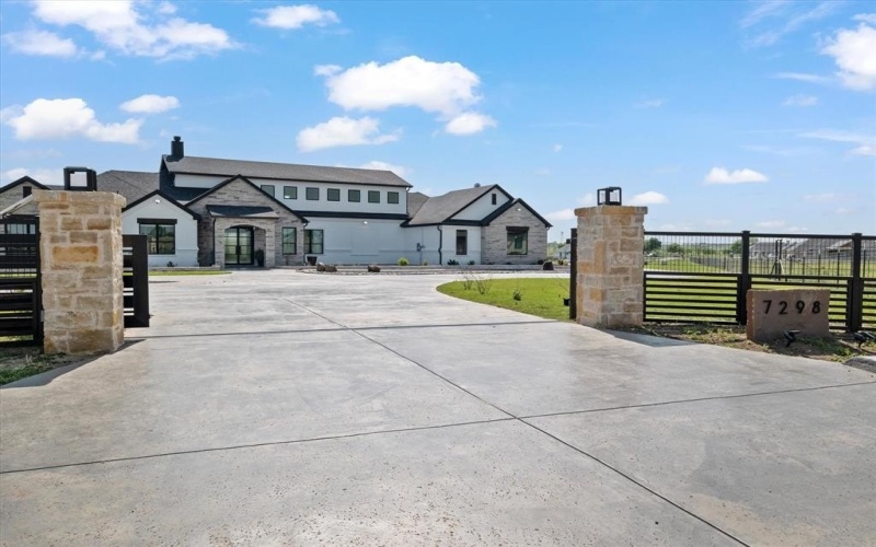 7298 Tom Trails, Krum, TX 76249, 5 Bedrooms Bedrooms, ,5 BathroomsBathrooms,Residential,For Sale,7298 Tom Trails,20894340