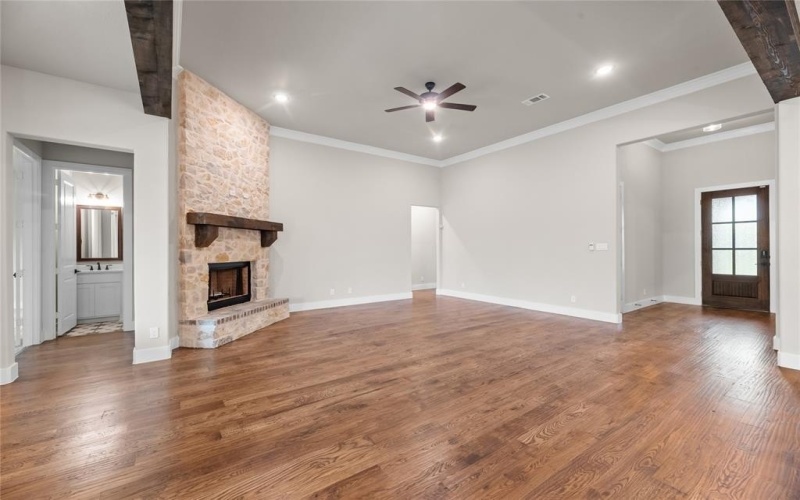 1010 Julian Drive, Van Alstyne, TX 75495, 4 Bedrooms Bedrooms, ,2 BathroomsBathrooms,Residential,For Sale,1010 Julian Drive,20894607