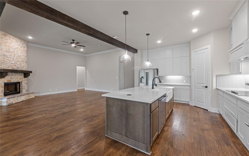 1010 Julian Drive, Van Alstyne, TX 75495, 4 Bedrooms Bedrooms, ,2 BathroomsBathrooms,Residential,For Sale,1010 Julian Drive,20894607