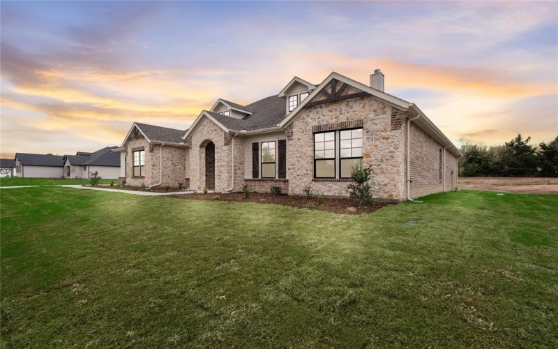1010 Julian Drive, Van Alstyne, TX 75495, 4 Bedrooms Bedrooms, ,2 BathroomsBathrooms,Residential,For Sale,1010 Julian Drive,20894607