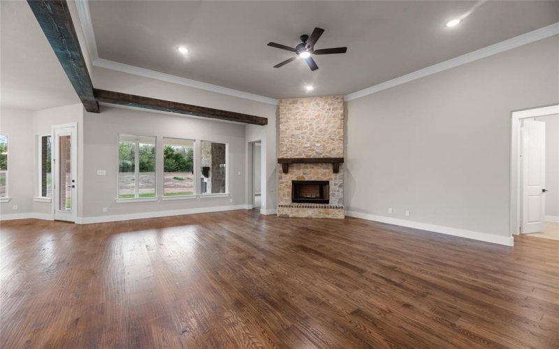1010 Julian Drive, Van Alstyne, TX 75495, 4 Bedrooms Bedrooms, ,2 BathroomsBathrooms,Residential,For Sale,1010 Julian Drive,20894607