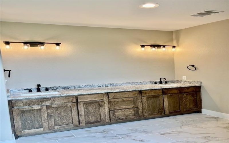 1010 CR 1610, Lone Oak, TX 75453, 4 Bedrooms Bedrooms, ,2 BathroomsBathrooms,Residential,For Sale,1010 CR 1610,20894637