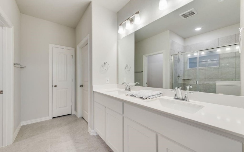 3527 Columbus Street, Gainesville, TX 76240, 4 Bedrooms Bedrooms, ,2 BathroomsBathrooms,Residential,For Sale,3527 Columbus Street,20894661