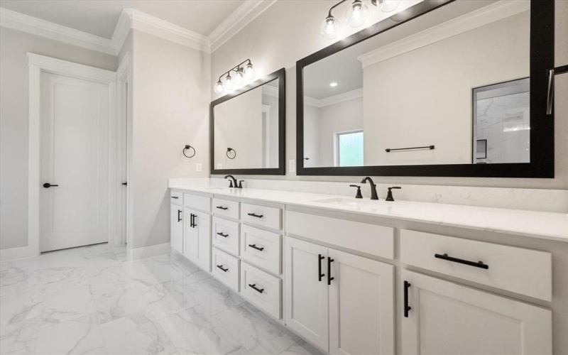 7604 Cranford Court, Arlington, TX 76001, 4 Bedrooms Bedrooms, ,3 BathroomsBathrooms,Residential,For Sale,7604 Cranford Court,20895132