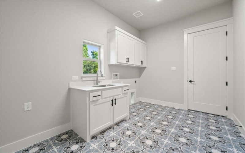 7604 Cranford Court, Arlington, TX 76001, 4 Bedrooms Bedrooms, ,3 BathroomsBathrooms,Residential,For Sale,7604 Cranford Court,20895132