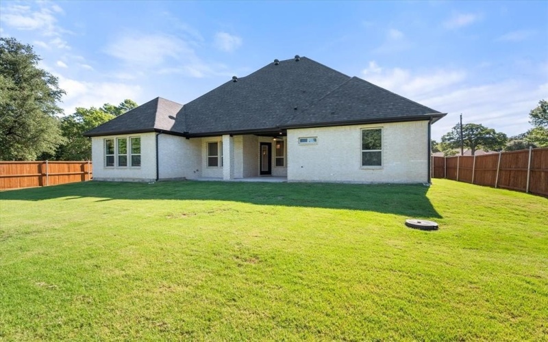 7604 Cranford Court, Arlington, TX 76001, 4 Bedrooms Bedrooms, ,3 BathroomsBathrooms,Residential,For Sale,7604 Cranford Court,20895132