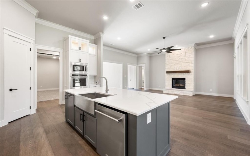 7604 Cranford Court, Arlington, TX 76001, 4 Bedrooms Bedrooms, ,3 BathroomsBathrooms,Residential,For Sale,7604 Cranford Court,20895132