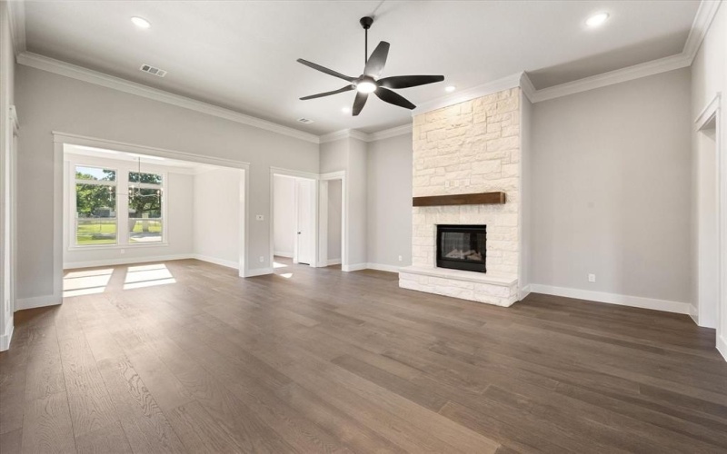 7604 Cranford Court, Arlington, TX 76001, 4 Bedrooms Bedrooms, ,3 BathroomsBathrooms,Residential,For Sale,7604 Cranford Court,20895132