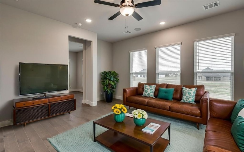 4018 Nola Drive, Midlothian, TX 76065, 4 Bedrooms Bedrooms, ,3 BathroomsBathrooms,Residential,For Sale,4018 Nola Drive,20895615