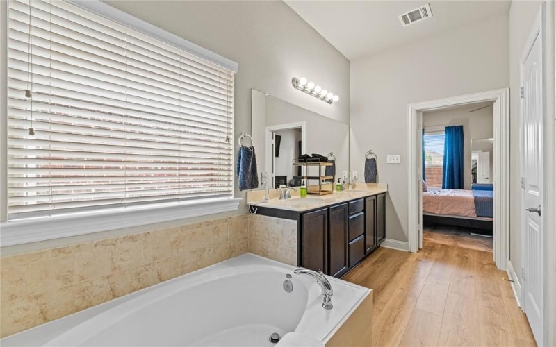 15832 Dorrington Drive, Frisco, TX 75036, 4 Bedrooms Bedrooms, ,2 BathroomsBathrooms,Residential,For Sale,15832 Dorrington Drive,20898037