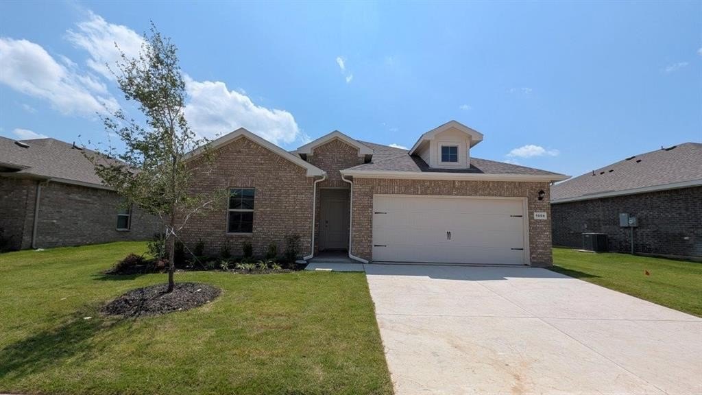 1008 TRACTION Trail, Cleburne, TX 76031, 4 Habitaciones Habitaciones , ,2 BañosBaños,Residential,En Venta,1008 TRACTION Trail,20898068