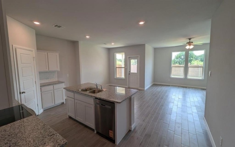 1008 TRACTION Trail, Cleburne, TX 76031, 4 Habitaciones Habitaciones , ,2 BañosBaños,Residential,En Venta,1008 TRACTION Trail,20898068