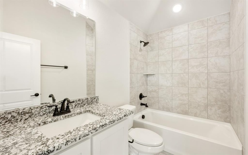 182 Creekside Drive, Sanger, TX 76266, 4 Habitaciones Habitaciones , ,3 BañosBaños,Residential,En Venta,182 Creekside Drive,20898166