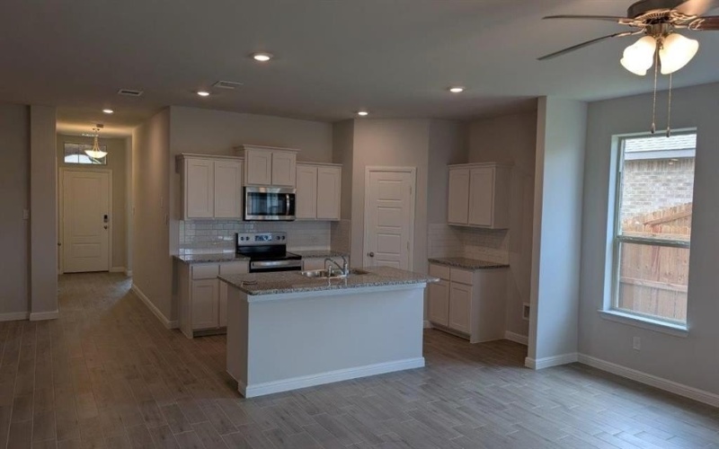 1013 TRACTION Trail, Cleburne, TX 76031, 5 Bedrooms Bedrooms, ,3 BathroomsBathrooms,Residential,For Sale,1013 TRACTION Trail,20896747