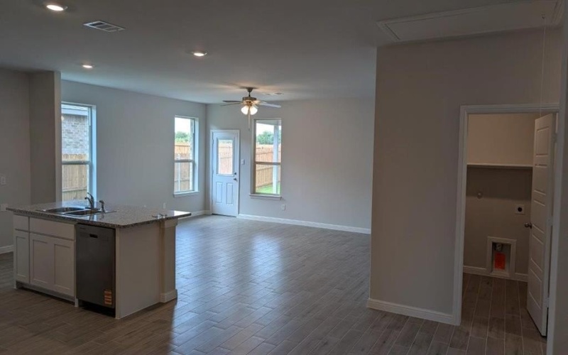 1013 TRACTION Trail, Cleburne, TX 76031, 5 Bedrooms Bedrooms, ,3 BathroomsBathrooms,Residential,For Sale,1013 TRACTION Trail,20896747