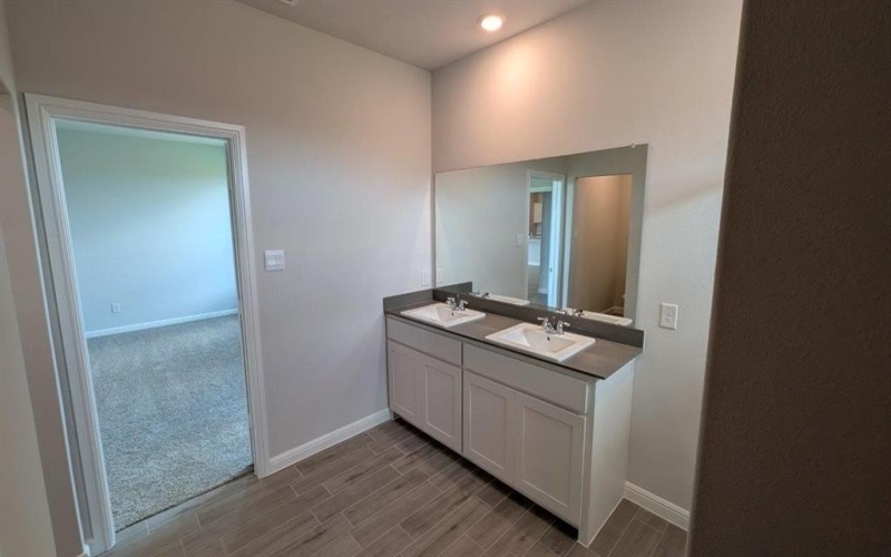 1013 TRACTION Trail, Cleburne, TX 76031, 5 Bedrooms Bedrooms, ,3 BathroomsBathrooms,Residential,For Sale,1013 TRACTION Trail,20896747