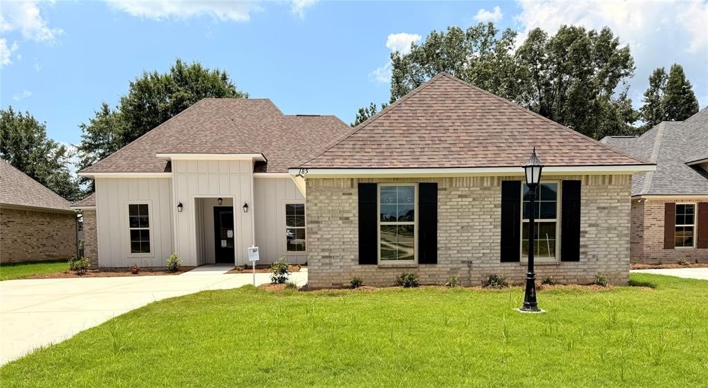 185 Lessie Drive, Stonewall, LA 71078, 4 Habitaciones Habitaciones , ,3 BañosBaños,Residential,En Venta,185 Lessie Drive,20896849