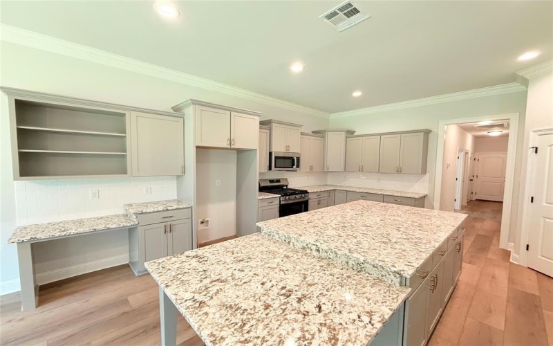 185 Lessie Drive, Stonewall, LA 71078, 4 Habitaciones Habitaciones , ,3 BañosBaños,Residential,En Venta,185 Lessie Drive,20896849