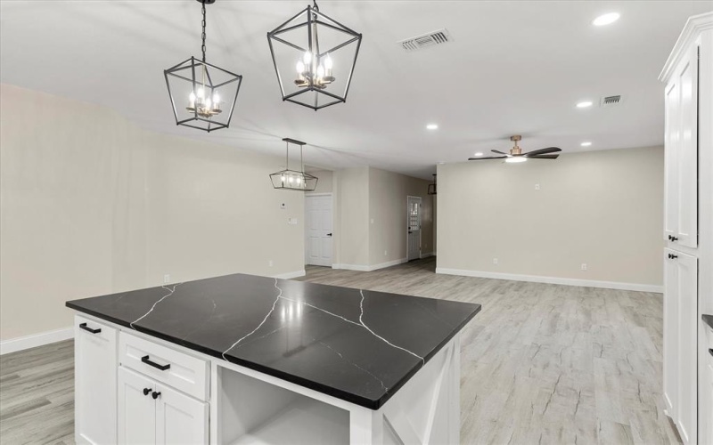 431 Cypress Street, Pittsburg, TX 75686, 3 Habitaciones Habitaciones , ,2 BañosBaños,Residential,En Venta,431 Cypress Street,20896877