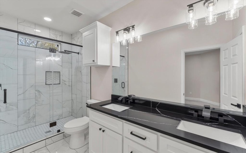431 Cypress Street, Pittsburg, TX 75686, 3 Habitaciones Habitaciones , ,2 BañosBaños,Residential,En Venta,431 Cypress Street,20896877