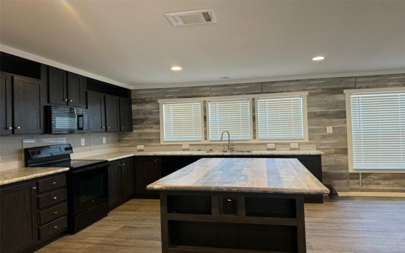 39 County Road 1206, Daingerfield, TX 75638, 3 Bedrooms Bedrooms, ,2 BathroomsBathrooms,Residential,For Sale,39 County Road 1206,20896958