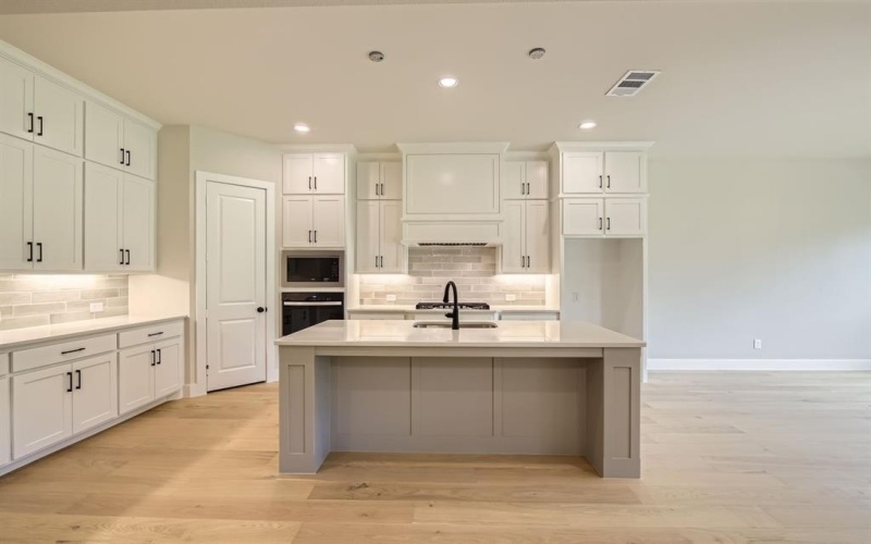 141 Longhorn Bend, Rhome, TX 76078, 4 Bedrooms Bedrooms, ,3 BathroomsBathrooms,Residential,For Sale,141 Longhorn Bend,20900043