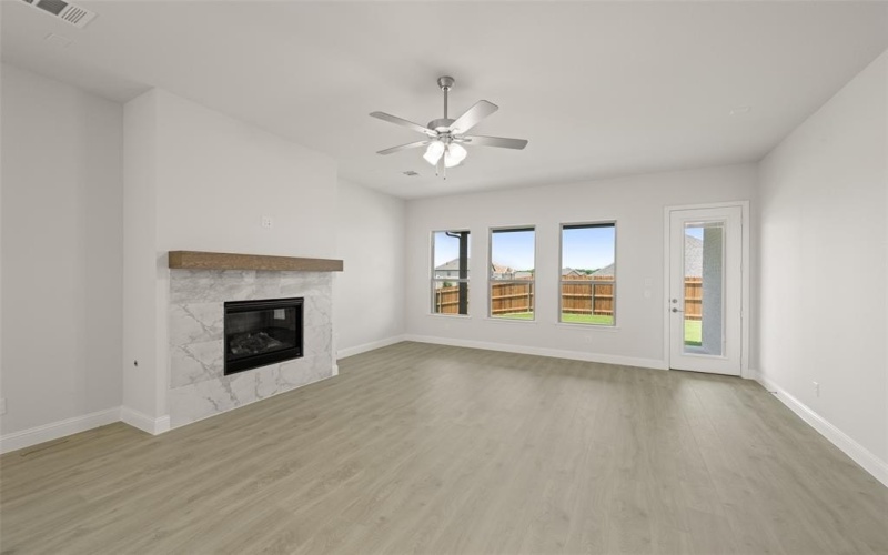 405 Daybreak Drive, Waxahachie, TX 75167, 4 Habitaciones Habitaciones , ,3 BañosBaños,Residential,En Venta,405 Daybreak Drive,20900298