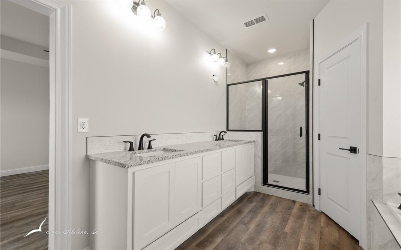 3332 Muthu Veer Drive, Abilene, TX 79606, 3 Bedrooms Bedrooms, ,2 BathroomsBathrooms,Residential,For Sale,3332 Muthu Veer Drive,0,20900351