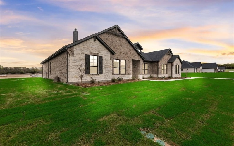 1055 Julian Drive, Van Alstyne, TX 75495, 4 Bedrooms Bedrooms, ,2 BathroomsBathrooms,Residential,For Sale,1055 Julian Drive,20900374