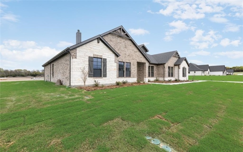 1055 Julian Drive, Van Alstyne, TX 75495, 4 Bedrooms Bedrooms, ,2 BathroomsBathrooms,Residential,For Sale,1055 Julian Drive,20900374
