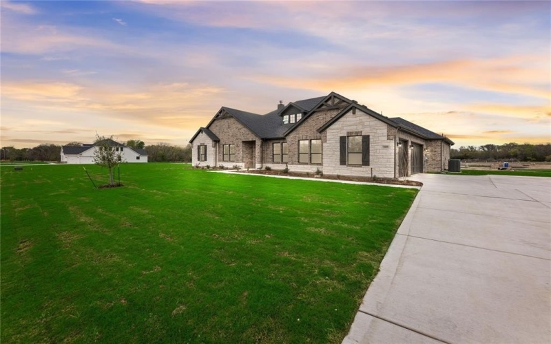 1055 Julian Drive, Van Alstyne, TX 75495, 4 Bedrooms Bedrooms, ,2 BathroomsBathrooms,Residential,For Sale,1055 Julian Drive,20900374