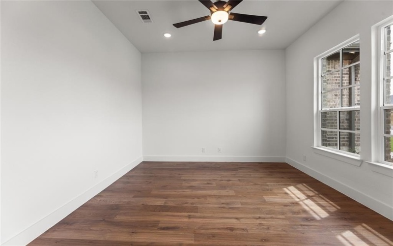 1055 Julian Drive, Van Alstyne, TX 75495, 4 Bedrooms Bedrooms, ,2 BathroomsBathrooms,Residential,For Sale,1055 Julian Drive,20900374