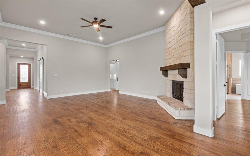 1090 Julian Drive, Van Alstyne, TX 75495, 4 Bedrooms Bedrooms, ,3 BathroomsBathrooms,Residential,For Sale,1090 Julian Drive,20900397