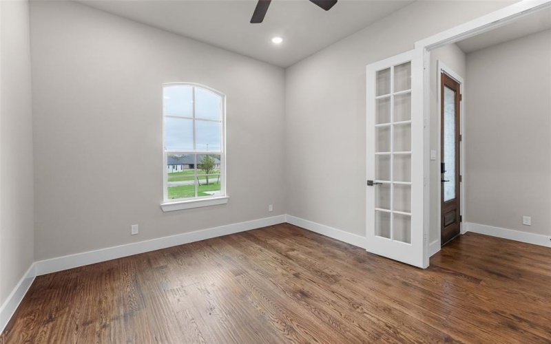 1090 Julian Drive, Van Alstyne, TX 75495, 4 Bedrooms Bedrooms, ,3 BathroomsBathrooms,Residential,For Sale,1090 Julian Drive,20900397