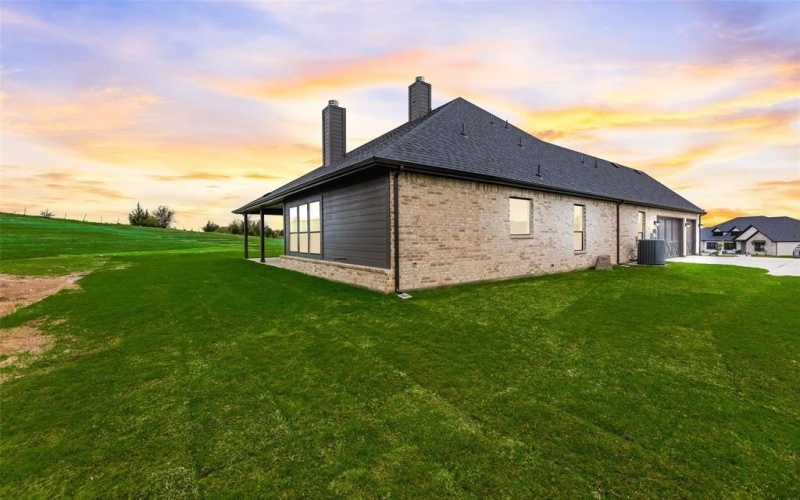 1090 Julian Drive, Van Alstyne, TX 75495, 4 Bedrooms Bedrooms, ,3 BathroomsBathrooms,Residential,For Sale,1090 Julian Drive,20900397