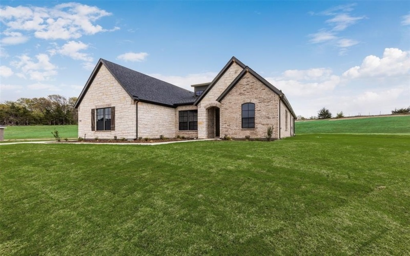 1090 Julian Drive, Van Alstyne, TX 75495, 4 Bedrooms Bedrooms, ,3 BathroomsBathrooms,Residential,For Sale,1090 Julian Drive,20900397