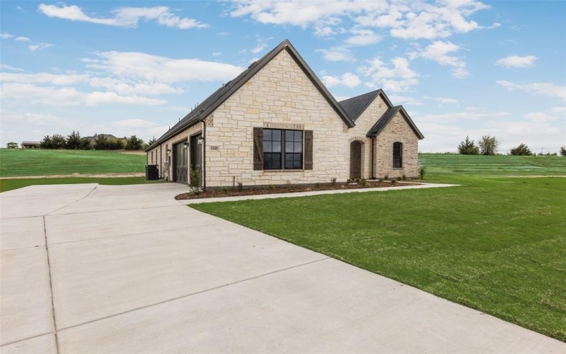 1090 Julian Drive, Van Alstyne, TX 75495, 4 Bedrooms Bedrooms, ,3 BathroomsBathrooms,Residential,For Sale,1090 Julian Drive,20900397