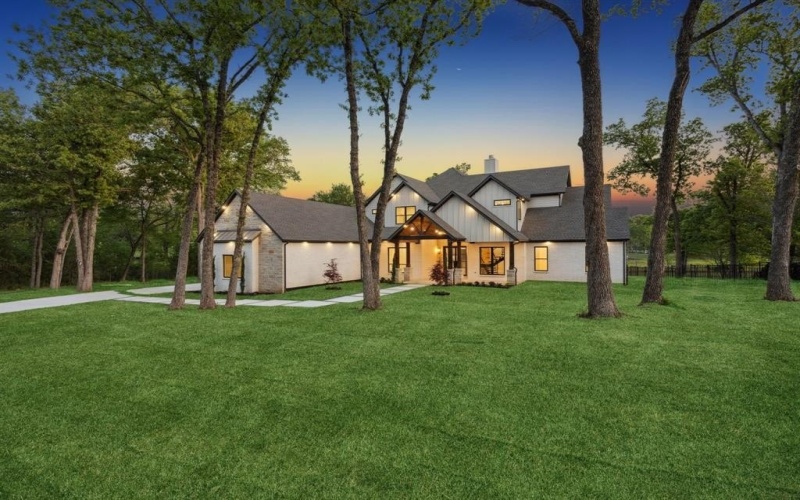 123 Sweetwater Trail, Kerens, TX 75144, 5 Bedrooms Bedrooms, ,5 BathroomsBathrooms,Residential,For Sale,123 Sweetwater Trail,20900406