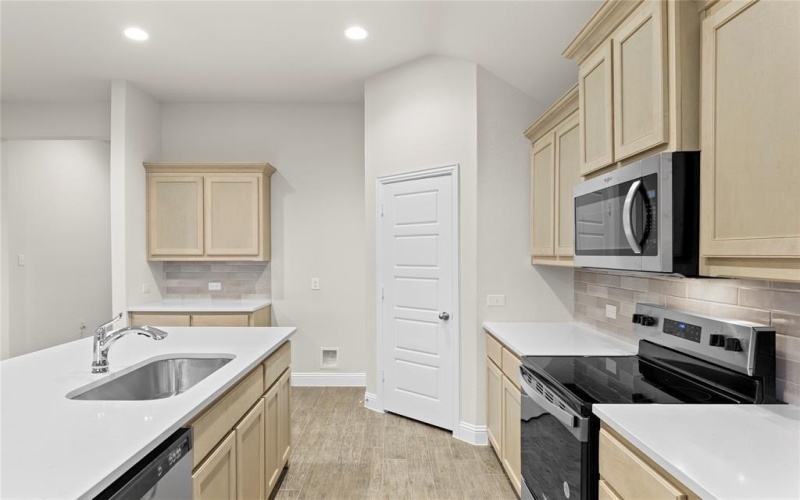 1013 Goya Drive, Royse City, TX 75189, 3 Bedrooms Bedrooms, ,2 BathroomsBathrooms,Residential,For Sale,1013 Goya Drive,20899427